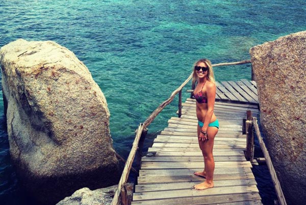 Sur le ponton d'une plage, Holly a décidé de profiter pleinement chaque moment qui lui restait à vivre.